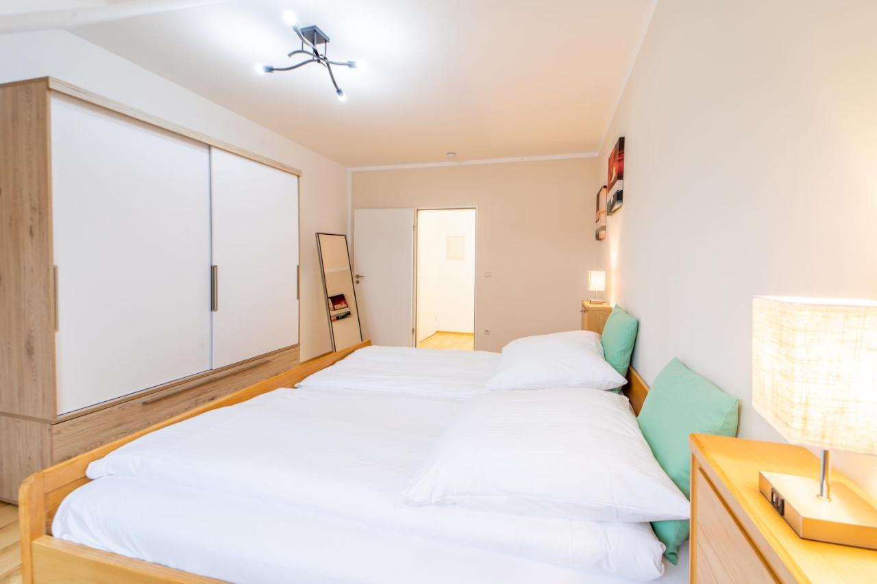 Moderne Dachgeschosswohnung - Parkplatz - Netflix Coburg Exterior foto