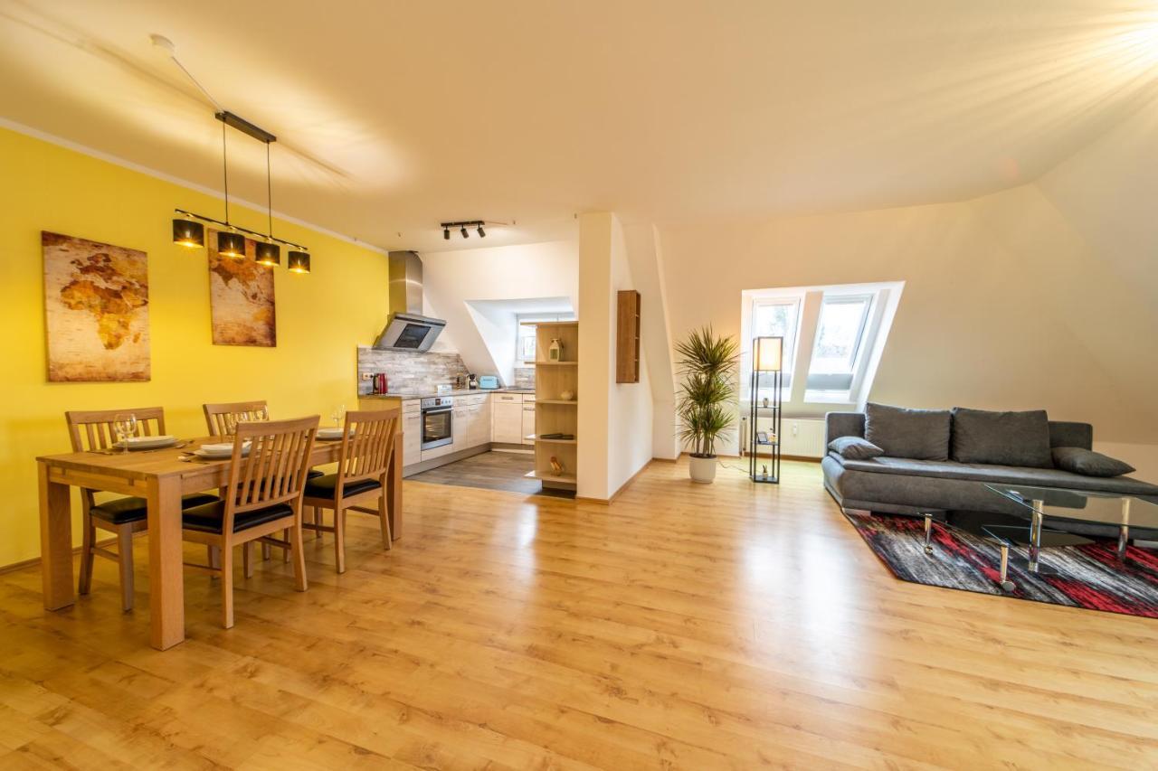 Moderne Dachgeschosswohnung - Parkplatz - Netflix Coburg Exterior foto