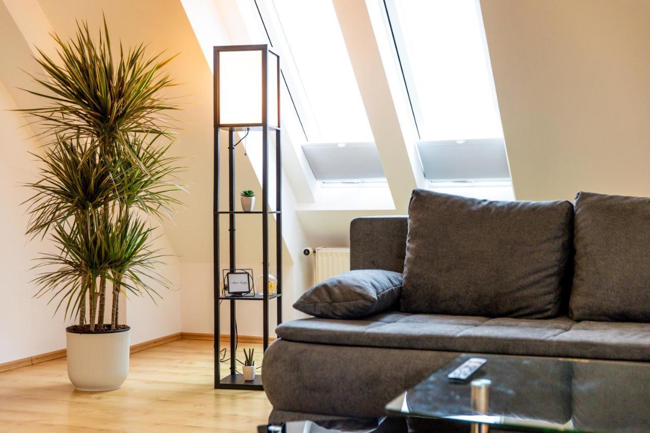 Moderne Dachgeschosswohnung - Parkplatz - Netflix Coburg Exterior foto